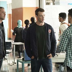 Fotoğraf Taylor Kinney