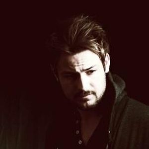 Fotoğraf Tyler Hynes