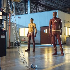 Fotoğraf Grant Gustin