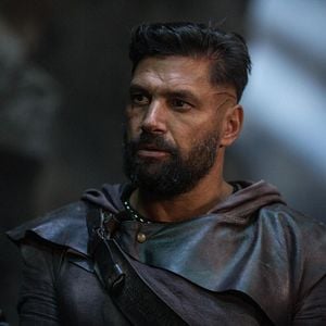 Fotoğraf Manu Bennett