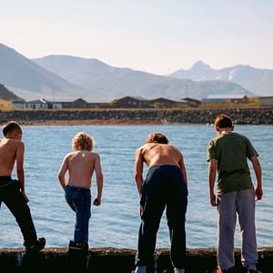 Fotoğraf Gençlik Başımda Duman