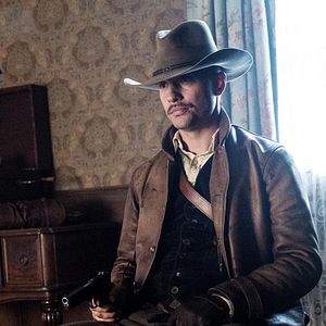 Fotoğraf Logan Marshall-Green