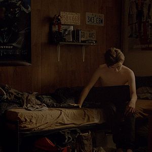 Fotoğraf Vind Die Domme Trut En Gooi Haar In De Rivier