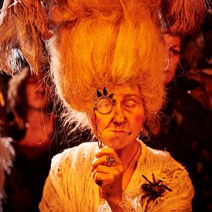 Fotoğraf Küçük Cadı