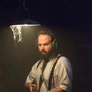 Fotoğraf Angus Sampson