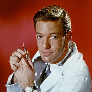 Fotoğraf Doctor Kildare