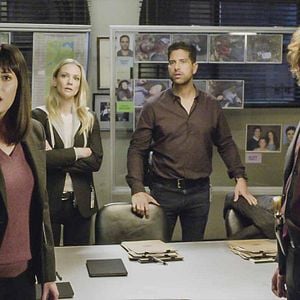 Fotoğraf Paget Brewster