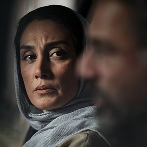 Fotoğraf Bedoune Tarikh, Bedoune Emza