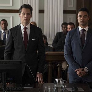 Fotoğraf Regé-Jean Page