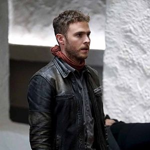 Fotoğraf Iain De Caestecker