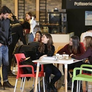 Fotoğraf Kırgın Çiçekler