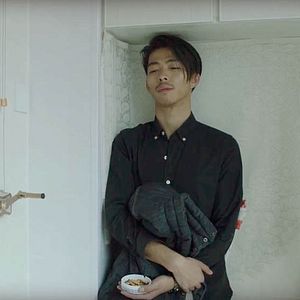 Fotoğraf Öylece Oturan Bir Fil