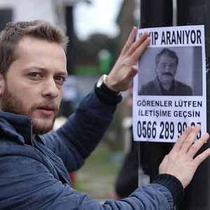 Fotoğraf Kırgın Çiçekler