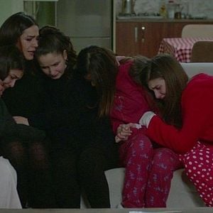 Fotoğraf Kırgın Çiçekler