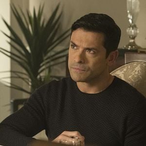 Fotoğraf Mark Consuelos