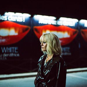 Fotoğraf Un Couteau Dans le Coeur