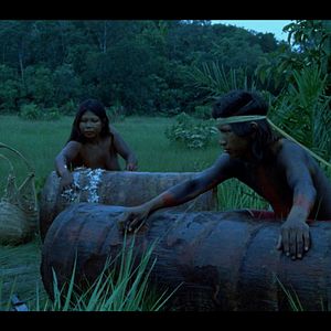 Fotoğraf Chuva é Cantoria na Aldeia dos Mortos