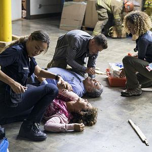 Fotoğraf Moon Bloodgood