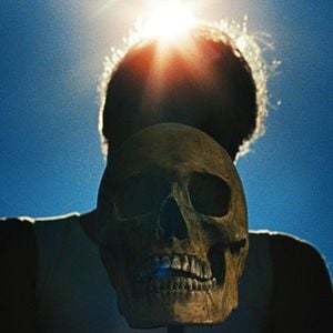 Fotoğraf Bırakın Bronzlaşsın Cesetler