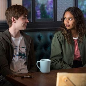 Fotoğraf Miles Heizer