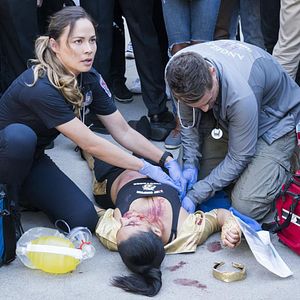 Fotoğraf Moon Bloodgood