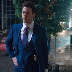 Fotoğraf Ashley Zukerman