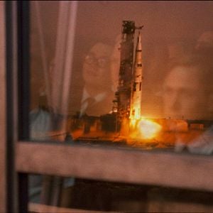 Fotoğraf Ay'da İlk İnsan