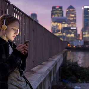 Fotoğraf Kiss Me First