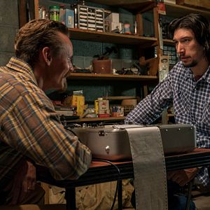 Fotoğraf Karanlıkla Karşı Karşıya