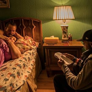 Fotoğraf Karanlıkla Karşı Karşıya