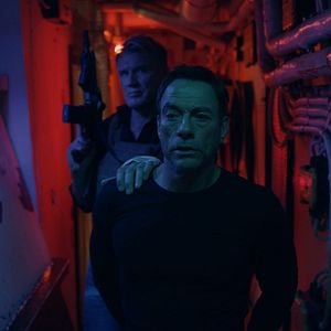 Fotoğraf Black Water