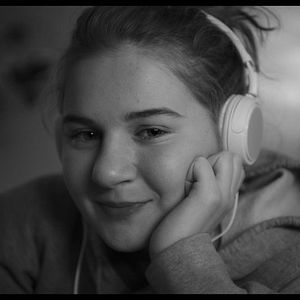 Fotoğraf Charlotte a 17 ans