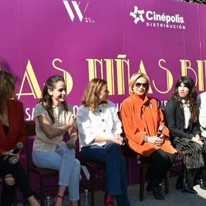 Fotoğraf Las niñas bien