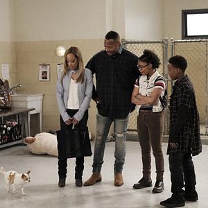 Fotoğraf Essence Atkins