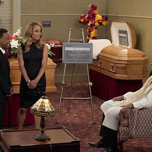 Fotoğraf Essence Atkins