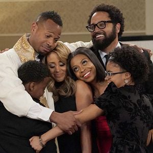 Fotoğraf Essence Atkins