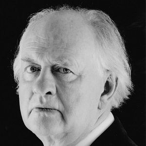 Fotoğraf Oliver Ford Davies