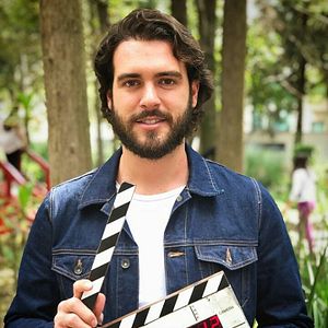 Fotoğraf Mirreyes contra godínez