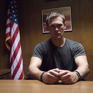 Fotoğraf Sharp Objects