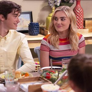 Fotoğraf Meg Donnelly