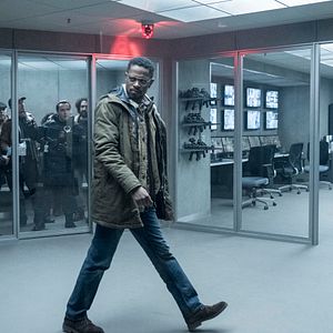 Fotoğraf Örümcek Ağındaki Kız