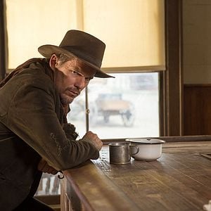 Fotoğraf In A Valley Of Violence