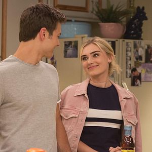 Fotoğraf Meg Donnelly