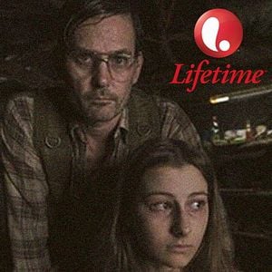 Fotoğraf Girl In The Bunker