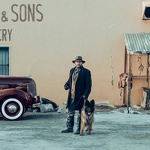 Fotoğraf Sew the Winter to My Skin