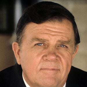 Fotoğraf Pat Hingle