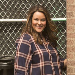 Fotoğraf Katy Mixon