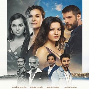 Fotoğraf Bir Deli Rüzgar