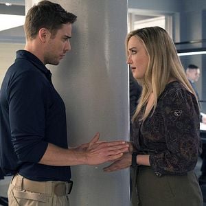 Fotoğraf Dustin Milligan