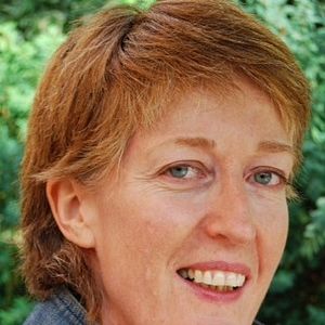 Fotoğraf Dictynna Hood